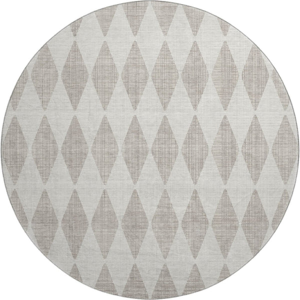 HomeRoots 8' Beige and Ivory Diamond Washable Round Rug - Stain-Resistant, UV-Protected, Stylish Comfort 650017