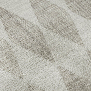 HomeRoots 8' Beige and Ivory Diamond Washable Round Rug - Stain-Resistant, UV-Protected, Stylish Comfort 650017