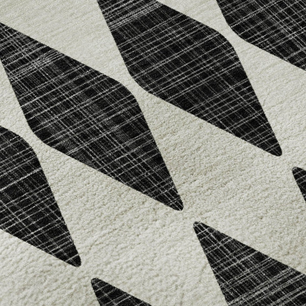HomeRoots 8' Black And Ivory Diamond Round Rug – UV Protected, Stain-Resistant, Machine-Washable Perfection! 650023