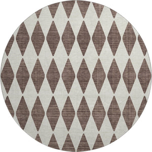 HomeRoots 8' Brown And Ivory Diamond Round Rug - Washable, Stain Resistant, UV Protected, Perfect for Kids & Pets 650035