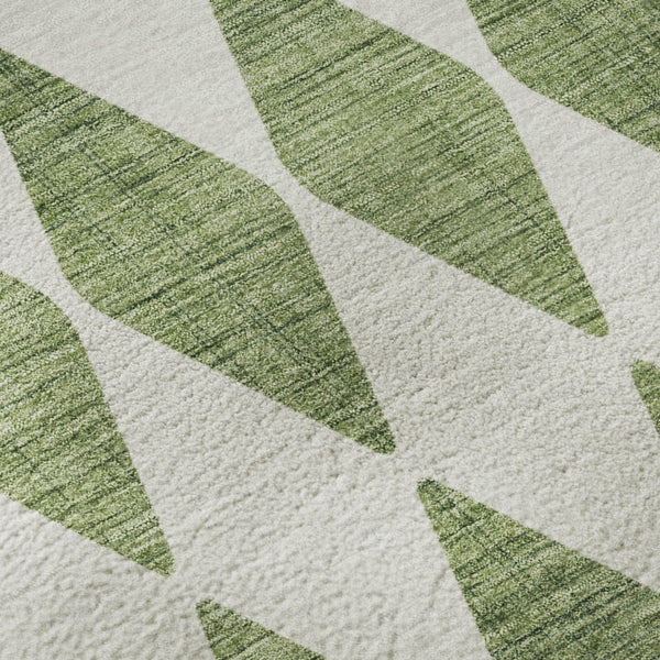 HomeRoots 8' Green And Ivory Diamond Round Rug - Washable, UV Protected, Durable for Home & Outdoor Spaces 650047