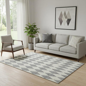 HomeRoots 5' X 8' Gray Diamond Area Rug - Washable, UV-Protected, Durable Design for High-Traffic Homes 650058