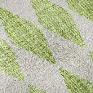 HomeRoots 8' Lime Green & Ivory Diamond Round Rug - Washable, UV-Protected, Stain-Resistant for Busy Homes 650065