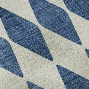 HomeRoots 8' Navy Blue Ivory Diamond Washable Round Rug - Stain-Resistant, UV Protected for Modern Homes 650071