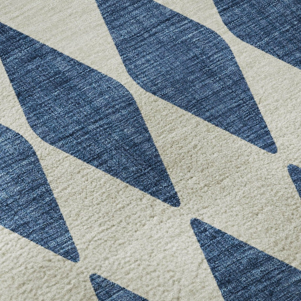 HomeRoots 8' Navy Blue Ivory Diamond Washable Round Rug - Stain-Resistant, UV Protected for Modern Homes 650071