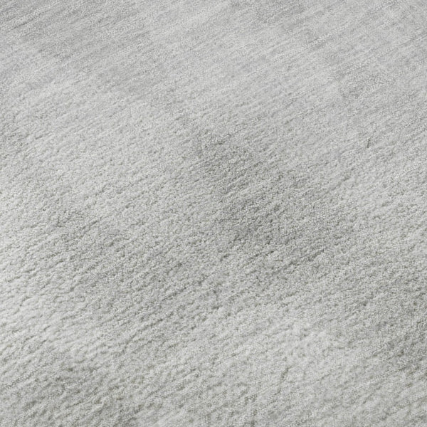 HomeRoots 8' Pewter and Ivory Diamond Washable Round Rug – UV-Protected, Stain-Resistant, Ideal for High-Traffic Areas 650101