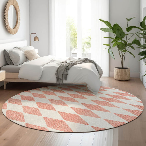 HomeRoots 8' Salmon and Ivory Diamond Washable Round Rug – Stain-Resistant, UV-Protected, Perfect for Homes! 650113