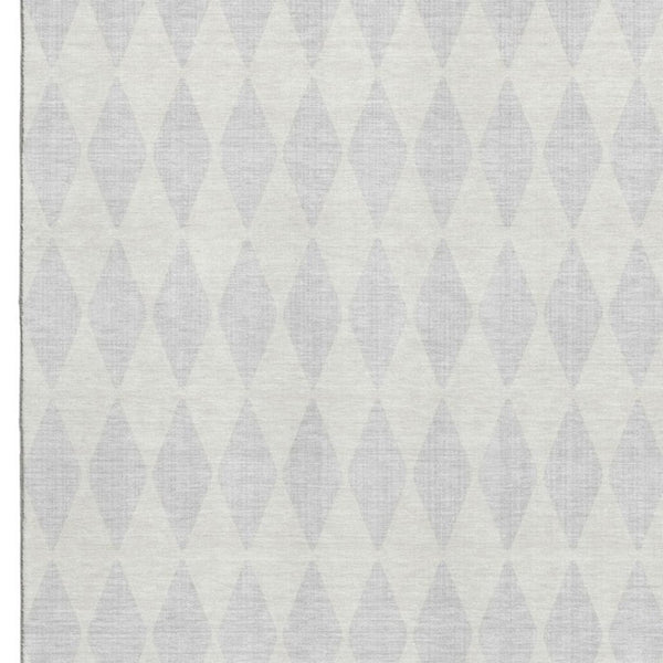 HomeRoots 5' X 8' Silver and Ivory Diamond Area Rug - Washable, UV Protected, Stylish & Durable for Any Room 650118