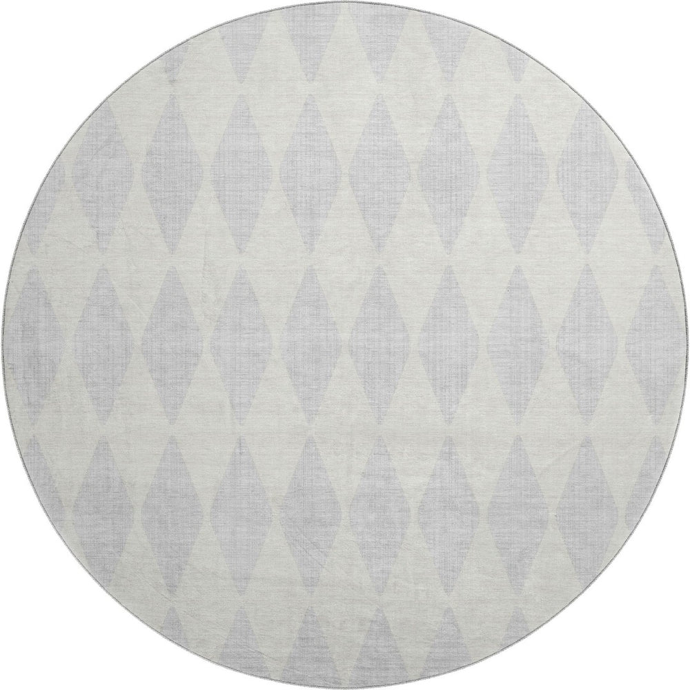 HomeRoots 8' Silver And Ivory Diamond Round Rug - Washable, UV Protected, Stain Resistant for High-Traffic Areas 650119