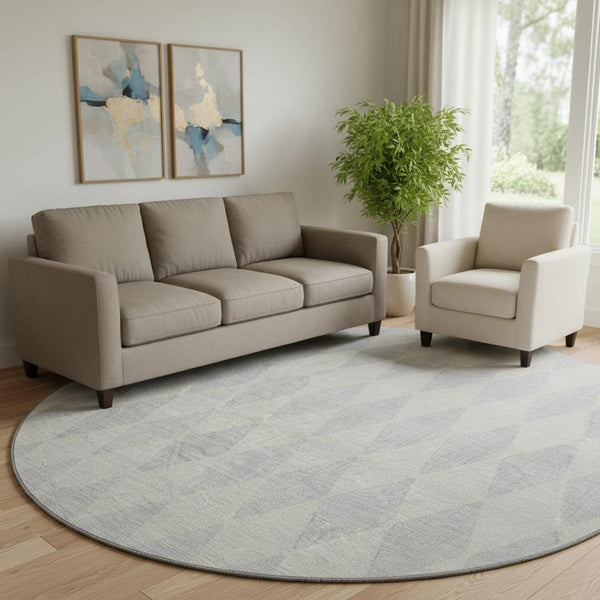 HomeRoots 8' Silver And Ivory Diamond Round Rug - Washable, UV Protected, Stain Resistant for High-Traffic Areas 650119