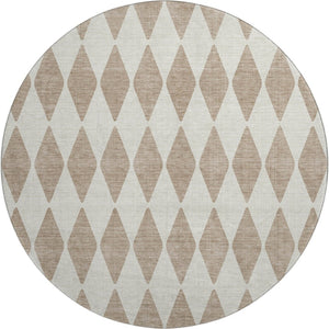 HomeRoots 8' Taupe and Ivory Diamond Round Rug – Washable, UV-Protected, Perfect for High-Traffic Areas! 650131