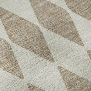 HomeRoots 8' Taupe and Ivory Diamond Round Rug – Washable, UV-Protected, Perfect for High-Traffic Areas! 650131