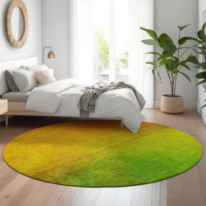 HomeRoots 8' Terra Cotta & Green Ombre Round Rug - Washable, UV-Protected, Modern Design for Active Homes! 650287