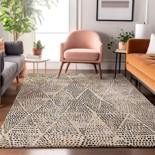 HomeRoots 5' X 8' Beige and Ivory Diamond Area Rug – Washable, Stain Resistant, UV Protected for Active Homes 650556