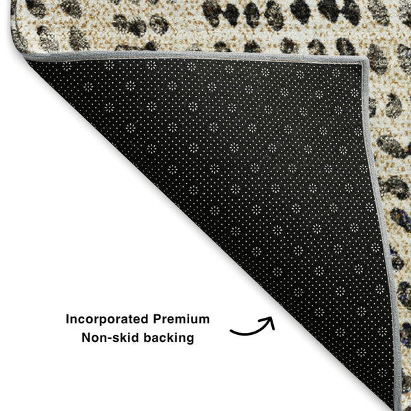 HomeRoots 5' X 8' Beige and Ivory Diamond Area Rug – Washable, Stain Resistant, UV Protected for Active Homes 650556