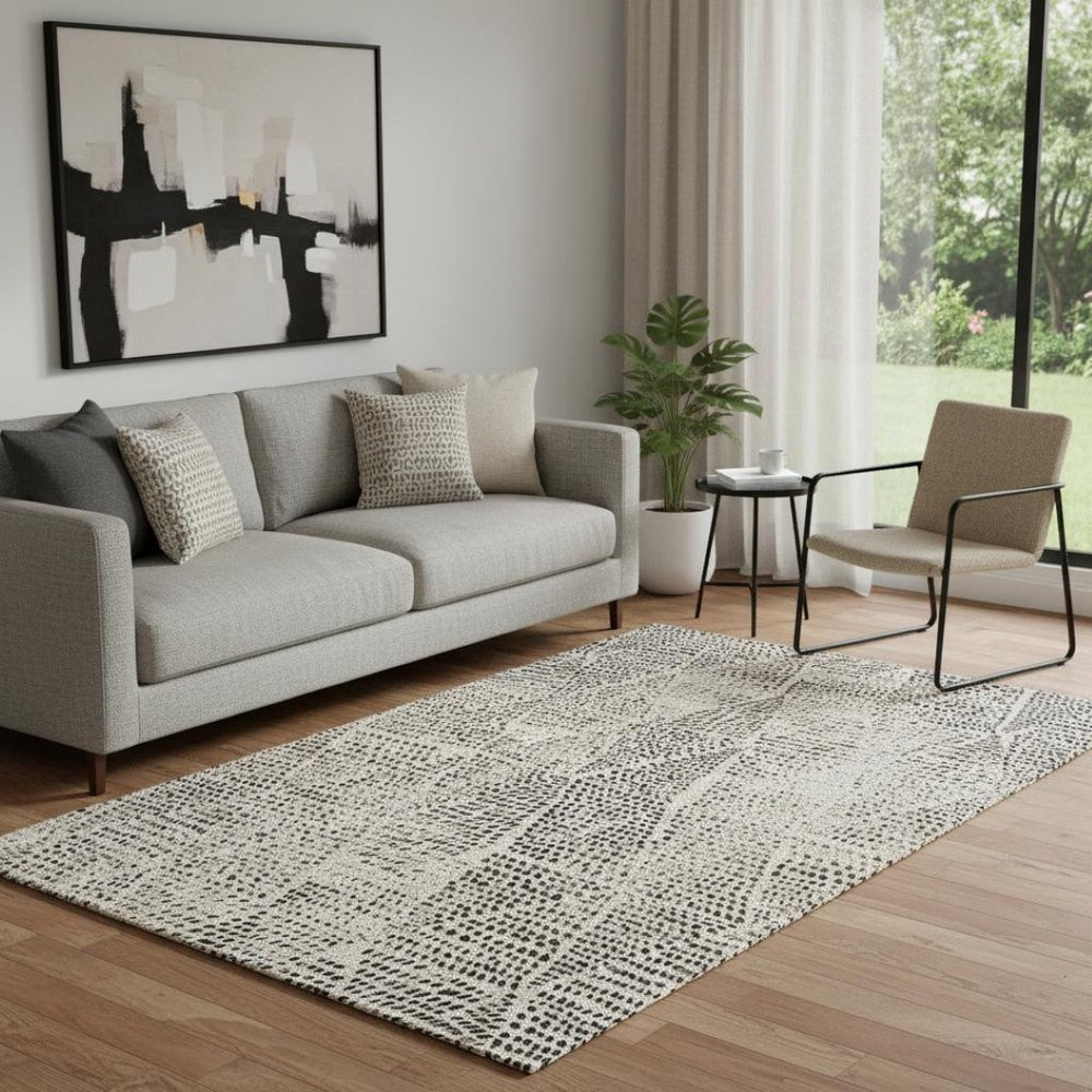 HomeRoots 5' X 8' Beige and Ivory Diamond Area Rug – Washable, Stain Resistant, UV Protected for Active Homes 650556