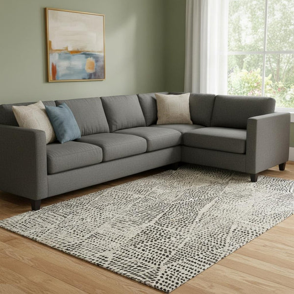 HomeRoots 8' X 10' Beige and Ivory Diamond Area Rug - Washable, UV-Protected, Perfect for High-Traffic Spaces! 650558