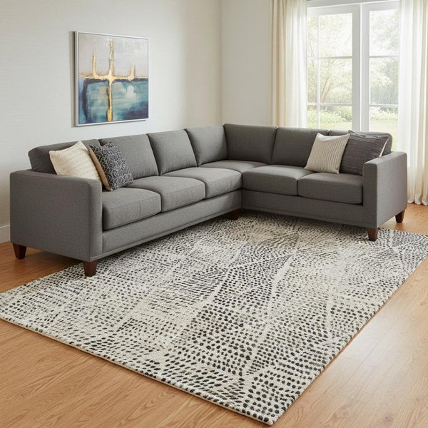 HomeRoots 10' X 14' Beige and Ivory Diamond Area Rug - Durable, Stain-Resistant, UV-Protected for Modern Spaces 650560