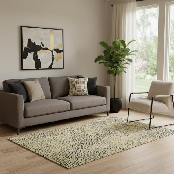 HomeRoots 5' X 8' Gold & Charcoal Diamond Area Rug - Washable, UV Protected, Stain Resistant for Busy Homes 650568