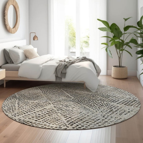 HomeRoots 8' Gray and Black Diamond Washable Round Rug - UV Protected, Durable, Stain-Resistant Design for Homes 650575