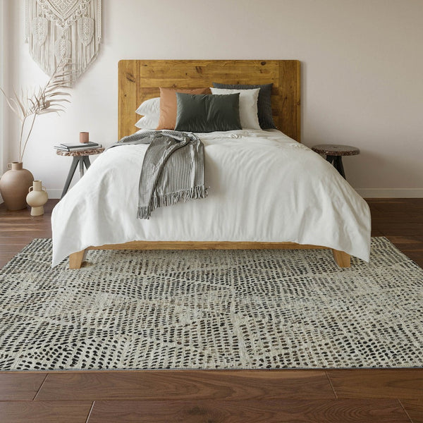 HomeRoots 8' X 10' Gray and Black Diamond Area Rug – Washable, UV Protected, Stain Resistant for Busy Homes 650576