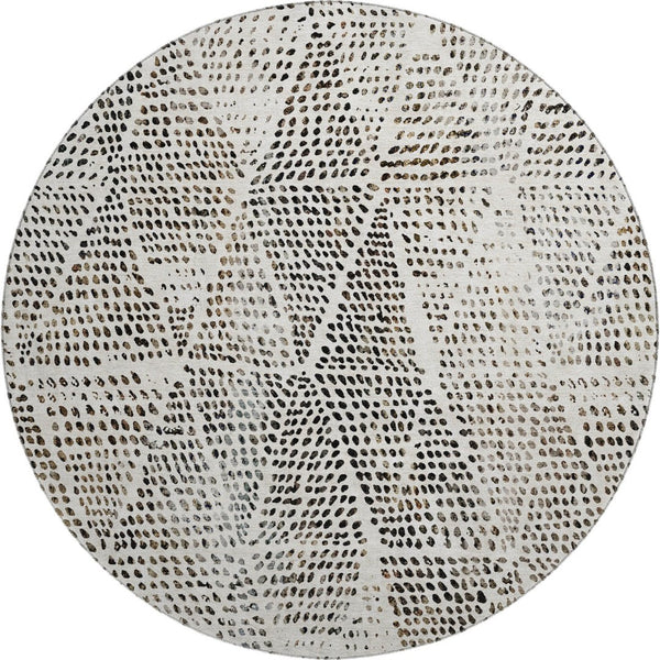 HomeRoots 8' Ivory and Charcoal Diamond Round Rug - Washable, Stain Resistant, UV Protected for Modern Homes 650581