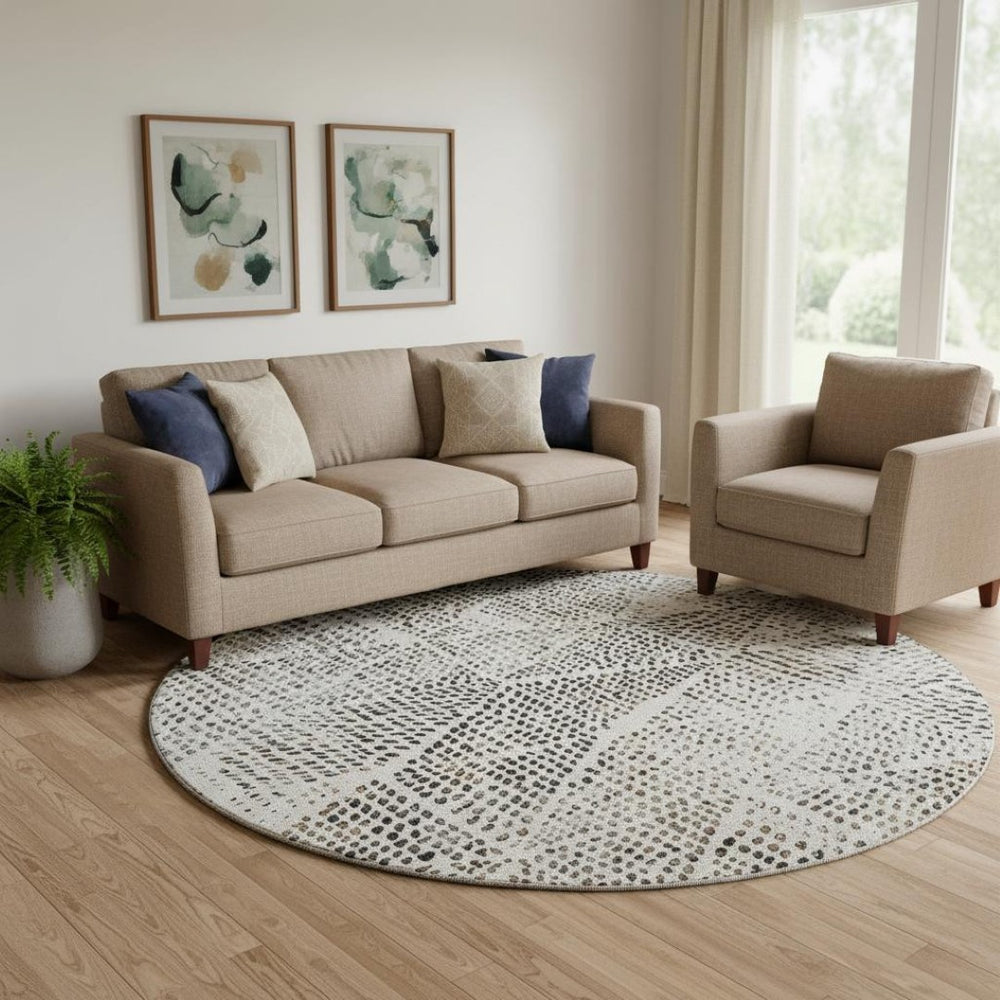 HomeRoots 8' Ivory and Charcoal Diamond Round Rug - Washable, Stain Resistant, UV Protected for Modern Homes 650581