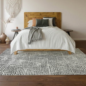 HomeRoots 5' X 8' Pewter and Ivory Diamond Area Rug - Washable, Stain-Resistant, UV Protected for Everyday Use 650598