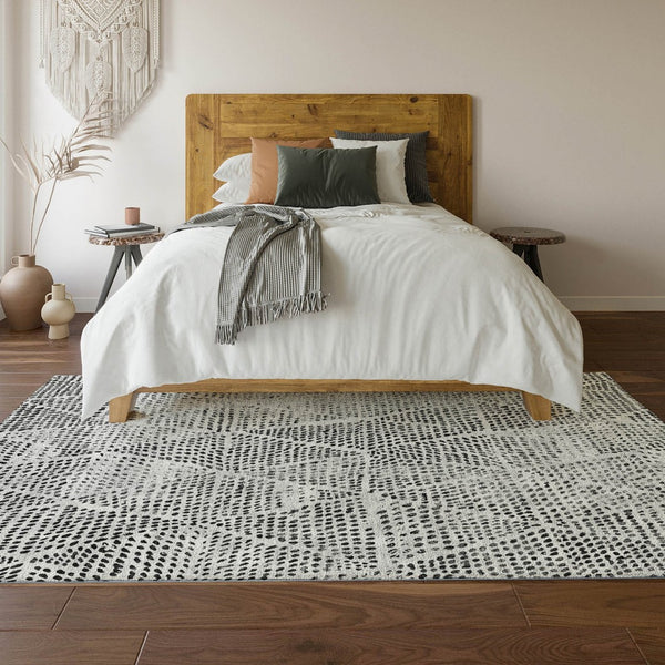 HomeRoots 5' X 8' Pewter and Ivory Diamond Area Rug - Washable, Stain-Resistant, UV Protected for Everyday Use 650598