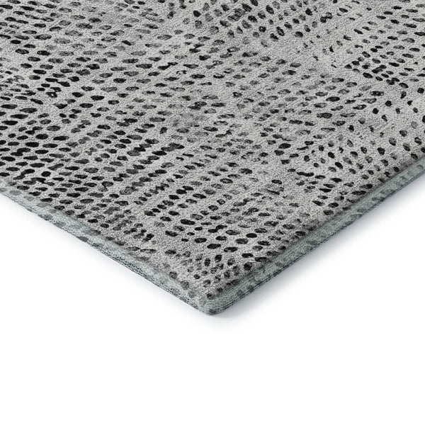 HomeRoots 8' Pewter and Ivory Diamond Washable Round Rug – Durable, Stylish, UV-Protected for High-Traffic Areas 650599