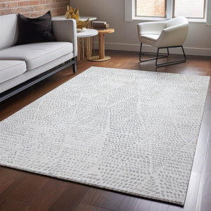 HomeRoots 8' X 10' Elegant Silver and Ivory Diamond Area Rug - Washable, UV Protected, Durable & Stylish! 650612