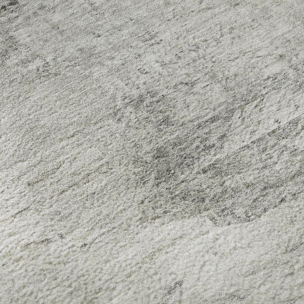 HomeRoots 5' X 8' Modern Silver and Gray Abstract Area Rug - Washable, UV Protected & Stain Resistant Design 650640