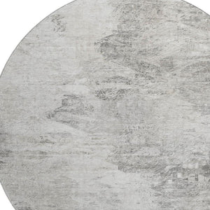 HomeRoots 8' Silver and Gray Abstract Round Area Rug - Washable, Stain Resistant, UV Protected for Modern Homes 650641