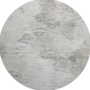 HomeRoots 8' Silver and Gray Abstract Round Area Rug - Washable, Stain Resistant, UV Protected for Modern Homes 650641