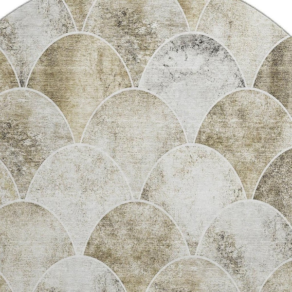 HomeRoots 8' Round Washable Rug in Beige Gray & Ivory - Stylish Abstract Design with UV Protection for Homes 650671