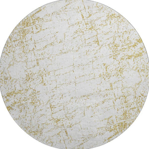 HomeRoots 8' Gold and Ivory Abstract Washable Round Rug - UV Protected, Stain-Resistant & Soft Polyester Design 651073