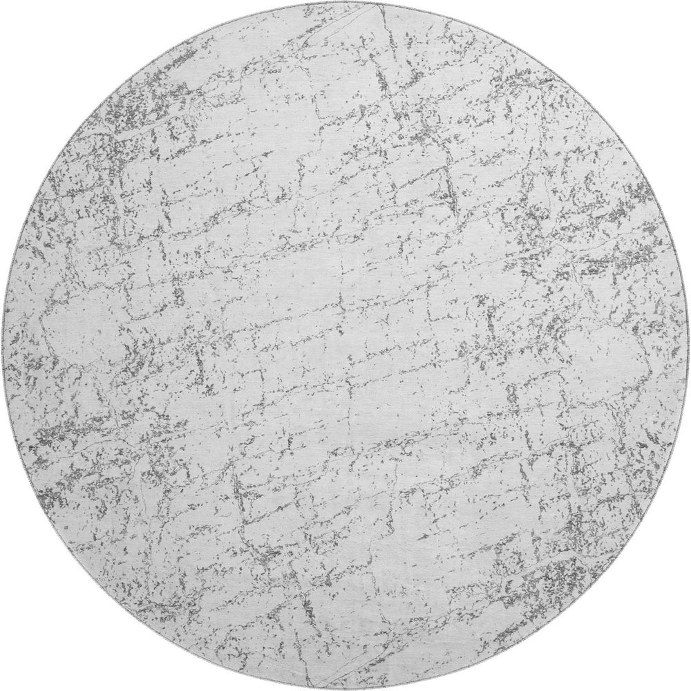 HomeRoots 8' Gray And Ivory Abstract Round Rug – Washable, UV Protected, Stain Resistant for High-Traffic Areas 651079