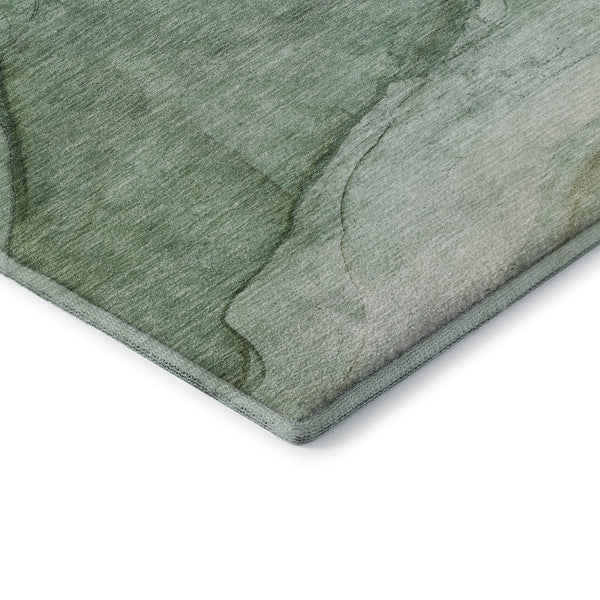HomeRoots 8' Green and Ivory Abstract Round Rug – Washable, UV Protected, Durable Design for High-Traffic Areas! 651097