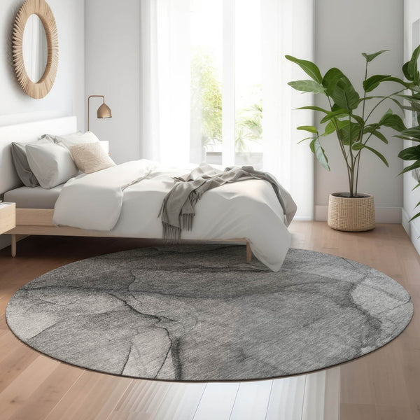 HomeRoots 8' Gray and Ivory Abstract Round Rug - Washable, UV Protected, Durable Design for Busy Homes 651103