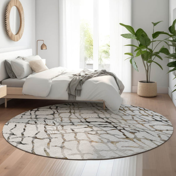 HomeRoots 8' Silver Gray and Brown Abstract Washable Round Rug - Durable, UV-Protected Style for High Traffic Areas 651127