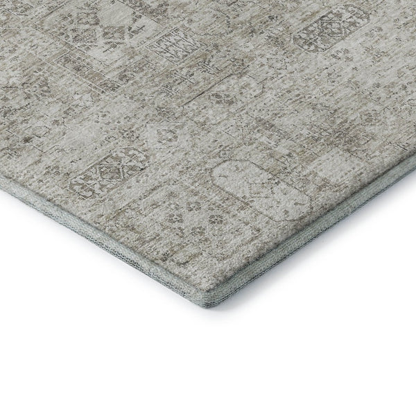 HomeRoots 8' Taupe and Ivory Floral Round Rug - Washable, Stain Resistant, UV Protected for High Traffic Areas 651223