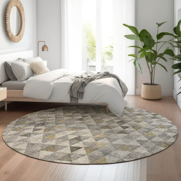 HomeRoots 8' Stylish Taupe Gold Ivory Geometric Washable Round Rug - Stain Resistant, UV Protected, Easy Care 651253