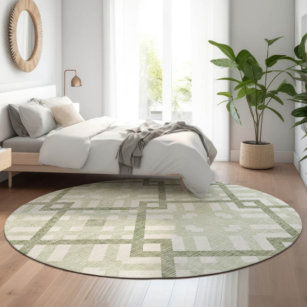 HomeRoots 8' Artichoke Green and Ivory Geometric Round Rug – Washable, UV Protected, Family-Friendly Design! 651361