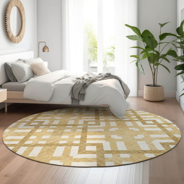 HomeRoots 8' Gold and Ivory Geometric Round Rug – Washable, UV-Protected, Stylish Durability for Any Room 651379