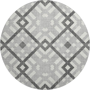 HomeRoots 8' Gray and Ivory Geometric Round Rug - Washable, Stain Resistant, UV Protected for Modern Spaces 651385