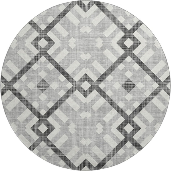 HomeRoots 8' Gray and Ivory Geometric Round Rug - Washable, Stain Resistant, UV Protected for Modern Spaces 651385
