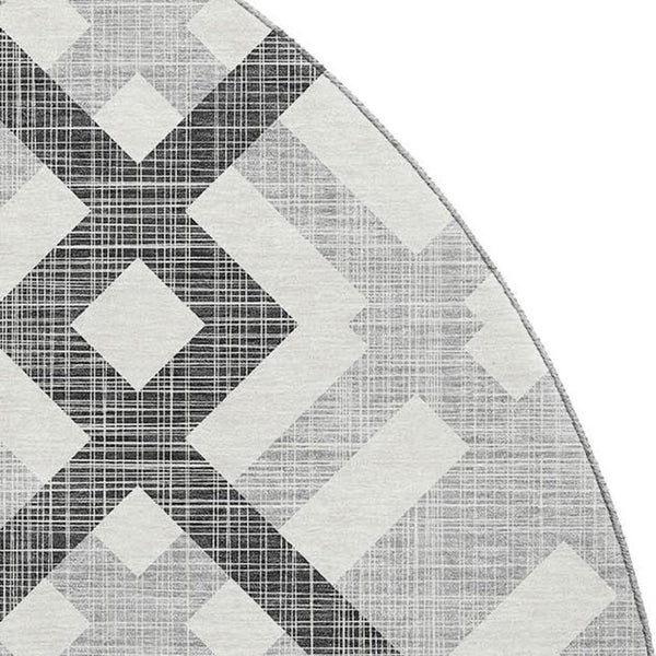 HomeRoots 8' Gray and Ivory Geometric Round Rug - Washable, Stain Resistant, UV Protected for Modern Spaces 651385