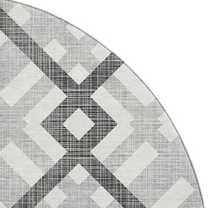 HomeRoots 8' Gray and Ivory Geometric Round Rug - Washable, Stain Resistant, UV Protected for Modern Spaces 651385