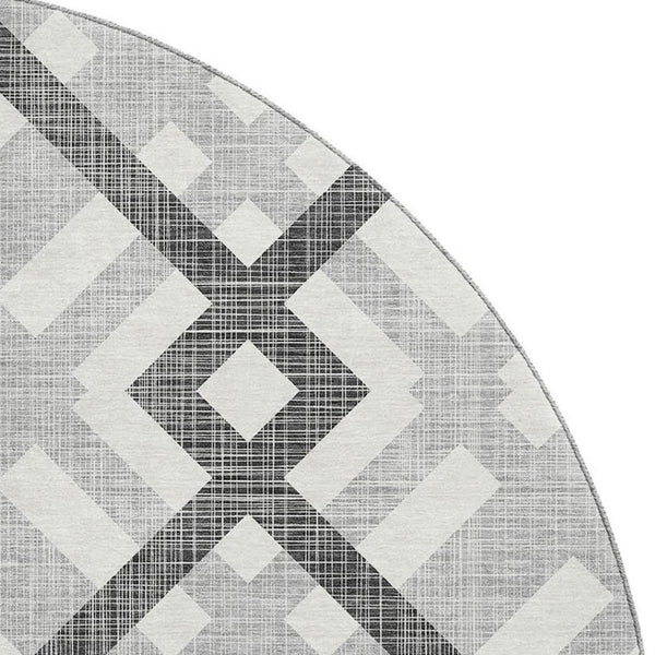 HomeRoots 8' Gray and Ivory Geometric Round Rug - Washable, Stain Resistant, UV Protected for Modern Spaces 651385