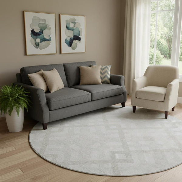 HomeRoots 8' Ivory And Beige Geometric Round Rug – Washable, UV Protected, Perfect for Family Spaces! 651391